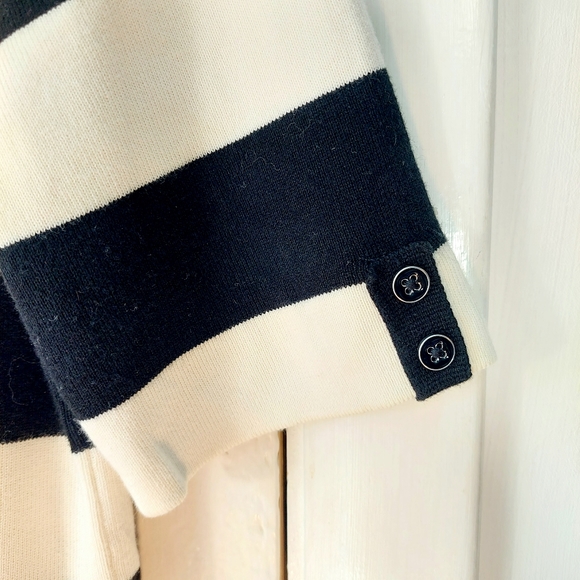 Talbots Black & White Scoop Neck Top w/ Tabbed Sleeves & Buttons Sz M - Picture 4 of 11